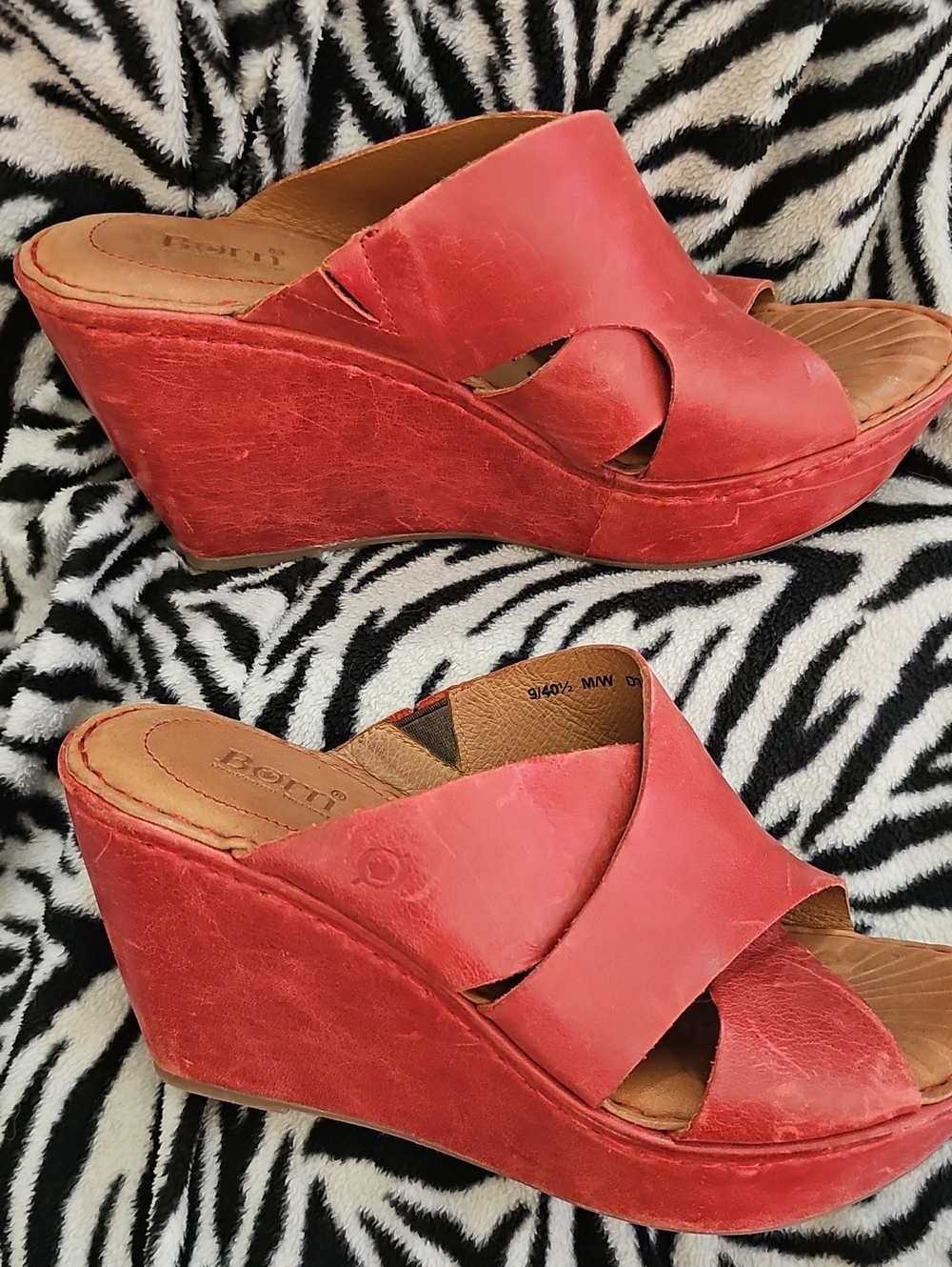Born Rusty Red Leather Wedges S9/40.5